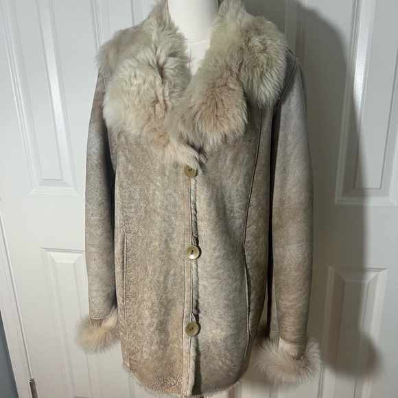 Blue Duck Women's Shearling Coat - Picture 2 of 10